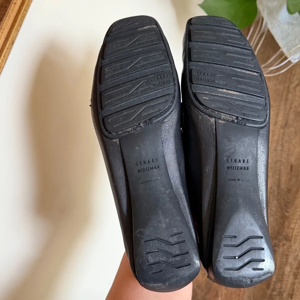 Stuart Weitzman Black Leather Loafer Women Size 8 SS Narrow Buckle Studs Classic